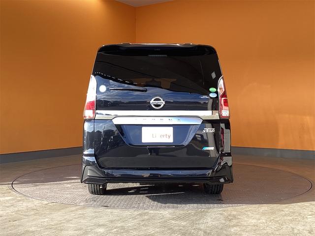 セレナ ハイウェイスター　ＥＴＣ　全周囲カメラ　オートクルーズコントロール　パークアシスト　衝突被害軽減システム　両側電動スライドドア　オートライト　スマートキー　アイドリングストップ　電動格納ミラー（11枚目）