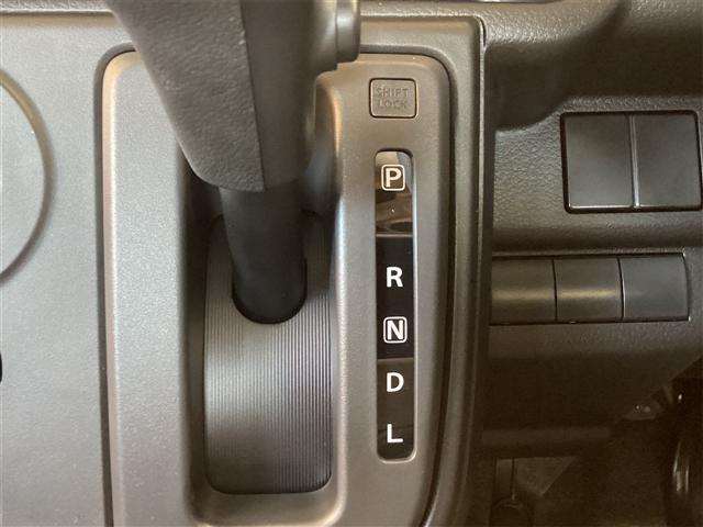 アルト L 届出済未使用車 禁煙車 スズキセーフティサポート アイドリングストップ 運転席シートヒーター ヘッドライトレベライザー(10枚目)