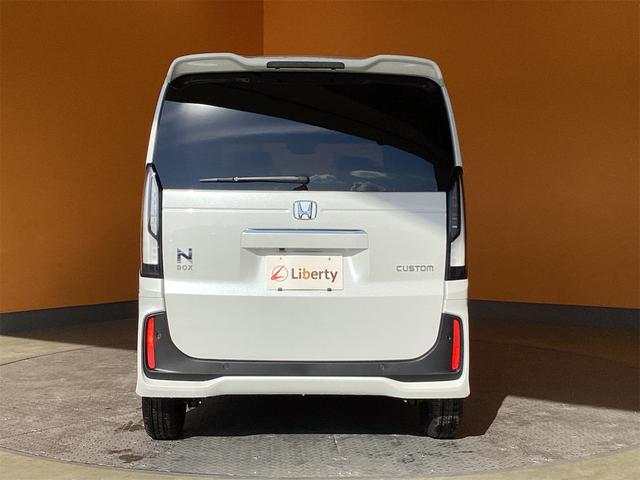 ホンダ N-BOXカスタム 8枚目