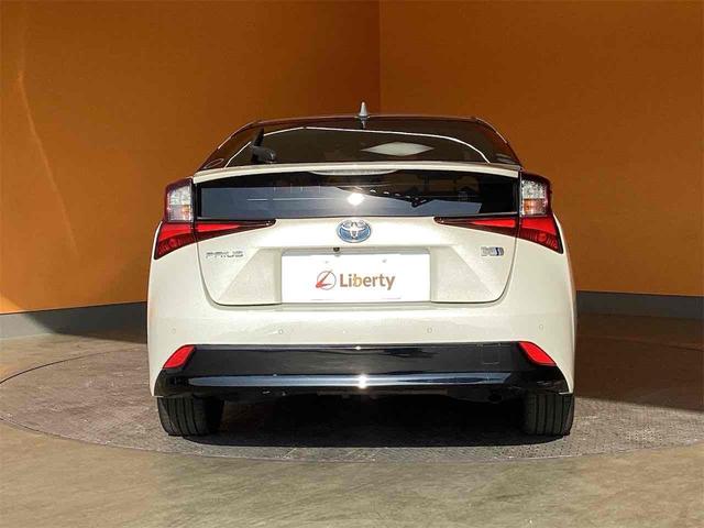 トヨタ プリウス 11枚目