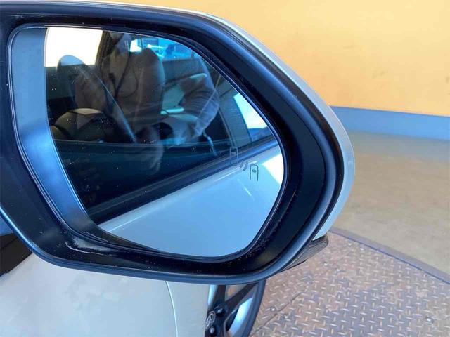 トヨタ プリウス 19枚目