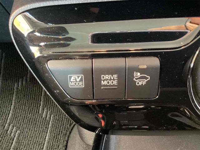 トヨタ プリウス 32枚目