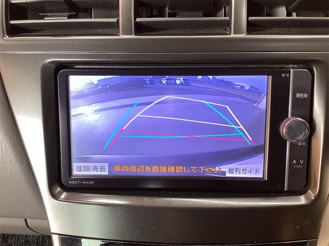 トヨタ プリウスアルファ 8枚目