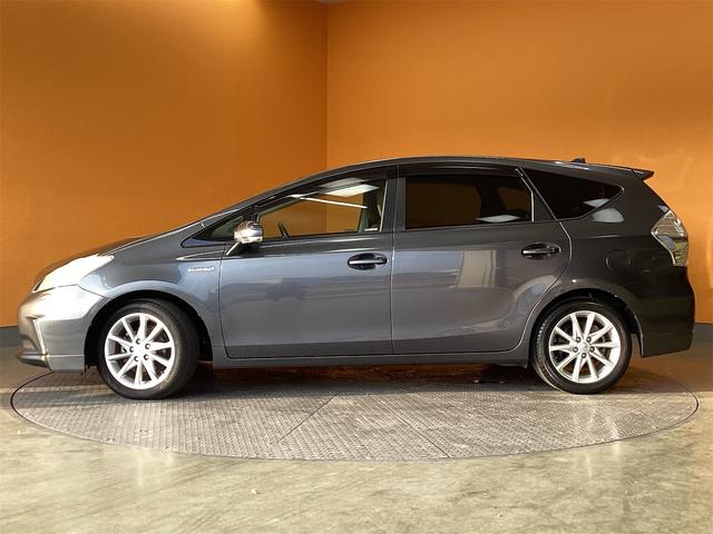 トヨタ プリウスアルファ 11枚目