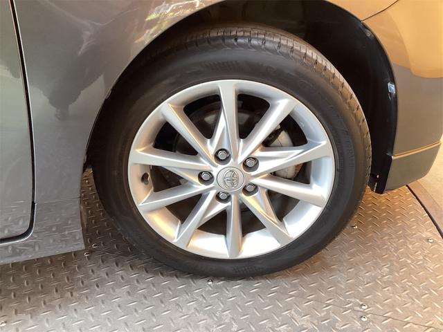 トヨタ プリウスアルファ 17枚目