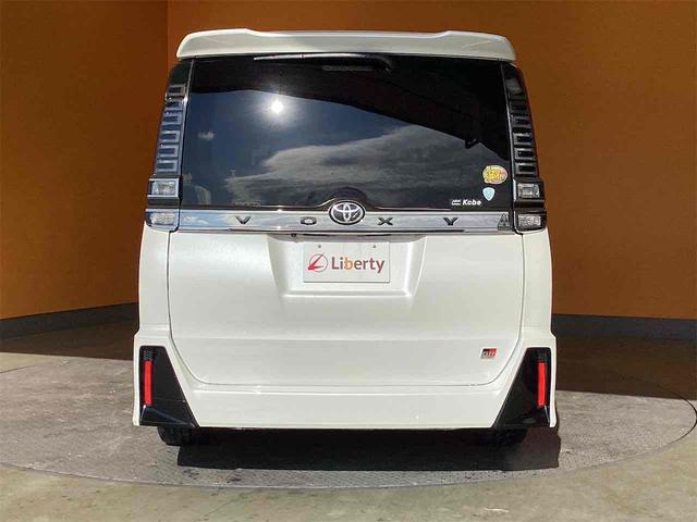 トヨタ ヴォクシー 11枚目