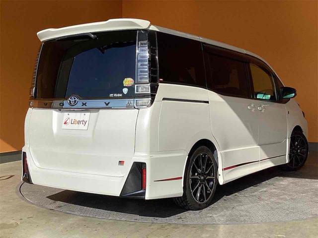 トヨタ ヴォクシー 12枚目