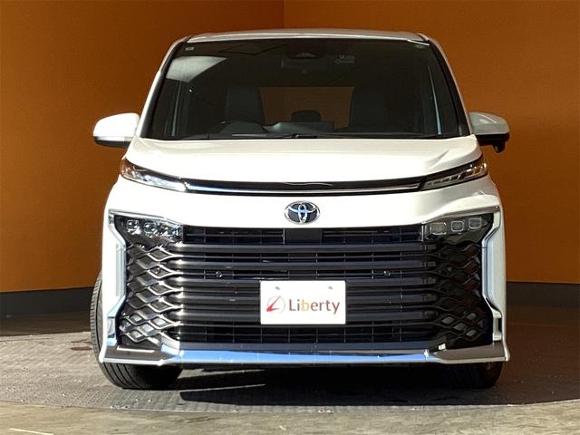 トヨタ ヴォクシー 5枚目