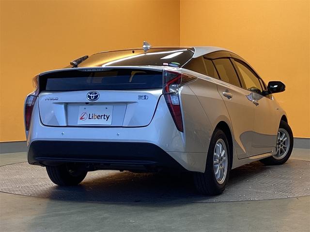 プリウス Ｓセーフティプラス　純正ナビ　ＥＴＣ２．０　クリアランスソナー　レーンアシスト　オートクルーズコントロール　パークアシスト　衝突被害軽減システム　バックカメラ　ＴＶ　アルミホイール　オートマチックハイビーム　オートライト（14枚目）