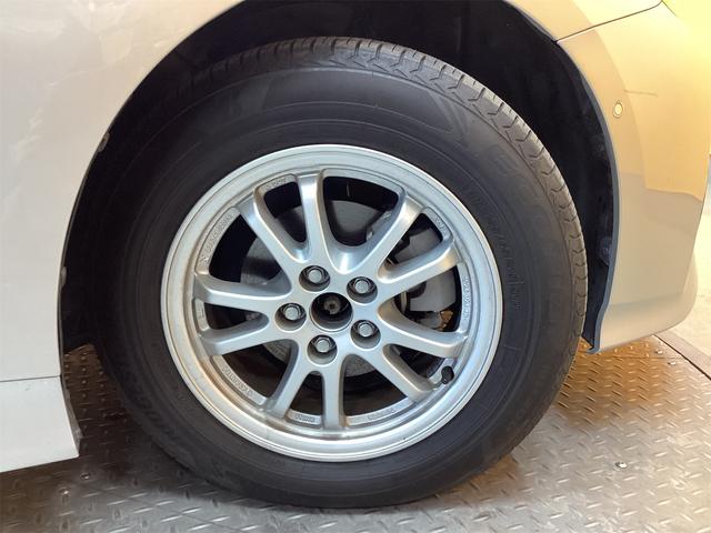 プリウス Ｓセーフティプラス　純正ナビ　ＥＴＣ２．０　クリアランスソナー　レーンアシスト　オートクルーズコントロール　パークアシスト　衝突被害軽減システム　バックカメラ　ＴＶ　アルミホイール　オートマチックハイビーム　オートライト（15枚目）