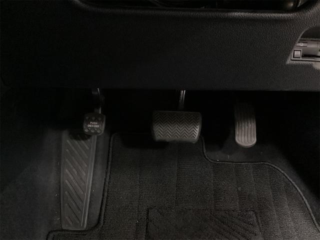 プリウス Ｓセーフティプラス　純正ナビ　ＥＴＣ２．０　クリアランスソナー　レーンアシスト　オートクルーズコントロール　パークアシスト　衝突被害軽減システム　バックカメラ　ＴＶ　アルミホイール　オートマチックハイビーム　オートライト（33枚目）