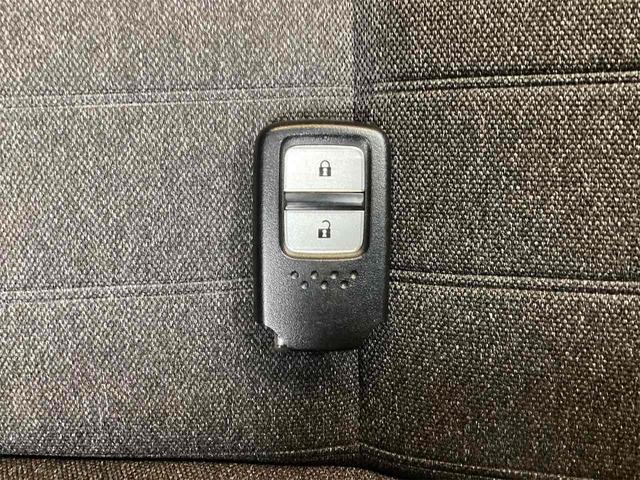 フィット ｅ：ＨＥＶホーム　社外ナビ　ＥＴＣ　バックカメラ　ＴＶ　クリアランスソナー　オートクルーズコントロール　衝突被害軽減システム　オートライト　ＬＥＤヘッドランプ　スマートキー　電動格納ミラー　ＣＶＴ　盗難防止システム（34枚目）