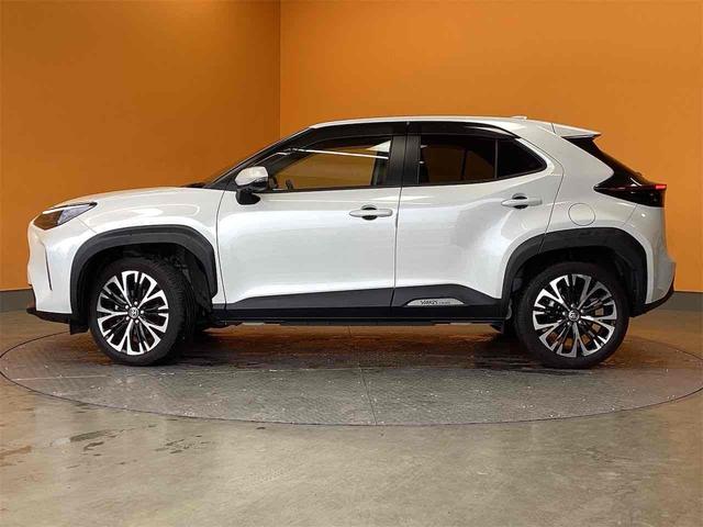 ヤリスクロス Ｚ　全周囲カメラ　クリアランスソナー　オートクルーズコントロール　レーンアシスト　パワーシート　衝突被害軽減システム　ナビ　ＴＶ　オートマチックハイビーム　オートライト　ブラインドスポットモニター（10枚目）