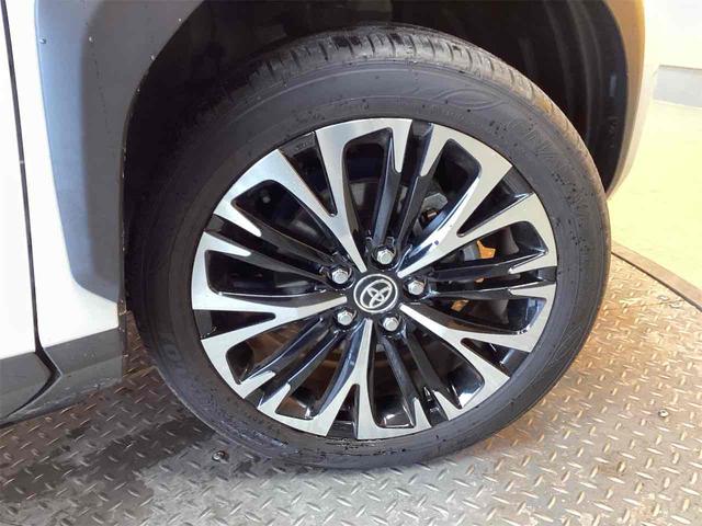 ヤリスクロス Ｚ　全周囲カメラ　クリアランスソナー　オートクルーズコントロール　レーンアシスト　パワーシート　衝突被害軽減システム　ナビ　ＴＶ　オートマチックハイビーム　オートライト　ブラインドスポットモニター（14枚目）