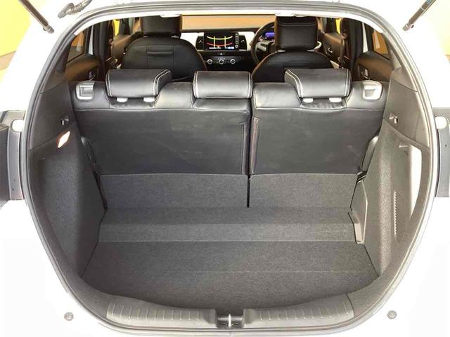 フィット ｅ：ＨＥＶホーム　ＥＴＣ　バックカメラ　ナビ　クリアランスソナー　オートクルーズコントロール　レーンアシスト　衝突被害軽減システム　アルミホイール　オートライト　ＬＥＤヘッドランプ　スマートキー（10枚目）