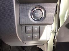 接触を未然に防ぐ、クリアランスソナー搭載です。車を守るためには必須のアイテムですね。 2