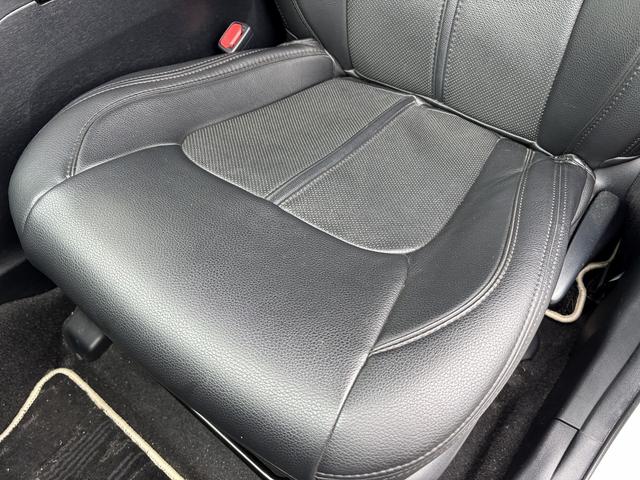 プリウスアルファ Ｓ　チューン　ブラックＩＩ　ワンオーナー車　アルパイン９インチナビ　モデリスタエアロ　フルセグＴＶ　Ｂｌｕｅｔｏｏｔｈ接続　ＤＶＤ再生可能　バックカメラ　シートヒーター　スマートキー　ＥＴＣ（29枚目）