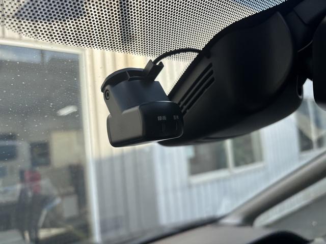 セレナ ｅ－パワー　ハイウェイスターＶ　１０インチディーラーナビ　フルセグ　全周囲モニター　フリップダウンモニター　両側パワースライドドア　プロパイロット　ＢＳＭ　ハンドルヒーター　レーダークルーズ　衝突軽減　ＥＴＣ　スマートキー２個（33枚目）