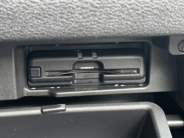 セレナ ｅ－パワー　ハイウェイスターＶ　１０インチディーラーナビ　フルセグ　全周囲モニター　フリップダウンモニター　両側パワースライドドア　プロパイロット　ＢＳＭ　ハンドルヒーター　レーダークルーズ　衝突軽減　ＥＴＣ　スマートキー２個（34枚目）