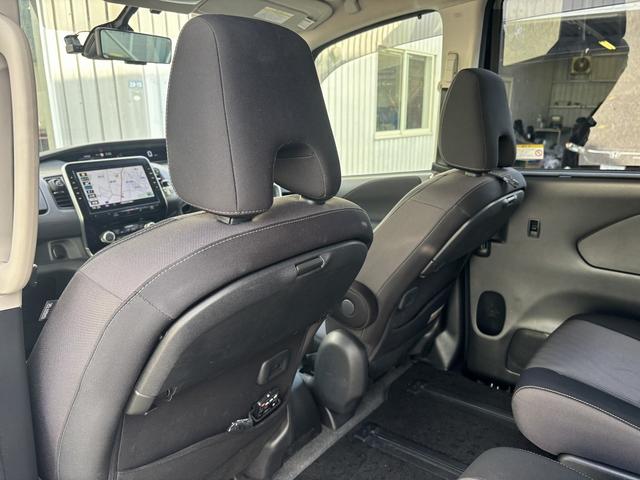 セレナ ｅ－パワー　ハイウェイスターＶ　１０インチディーラーナビ　フルセグ　全周囲モニター　フリップダウンモニター　両側パワースライドドア　プロパイロット　ＢＳＭ　ハンドルヒーター　レーダークルーズ　衝突軽減　ＥＴＣ　スマートキー２個（52枚目）