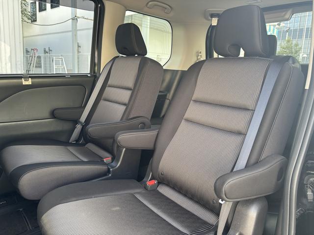 セレナ ｅ－パワー　ハイウェイスターＶ　１０インチディーラーナビ　フルセグ　全周囲モニター　フリップダウンモニター　両側パワースライドドア　プロパイロット　ＢＳＭ　ハンドルヒーター　レーダークルーズ　衝突軽減　ＥＴＣ　スマートキー２個（53枚目）