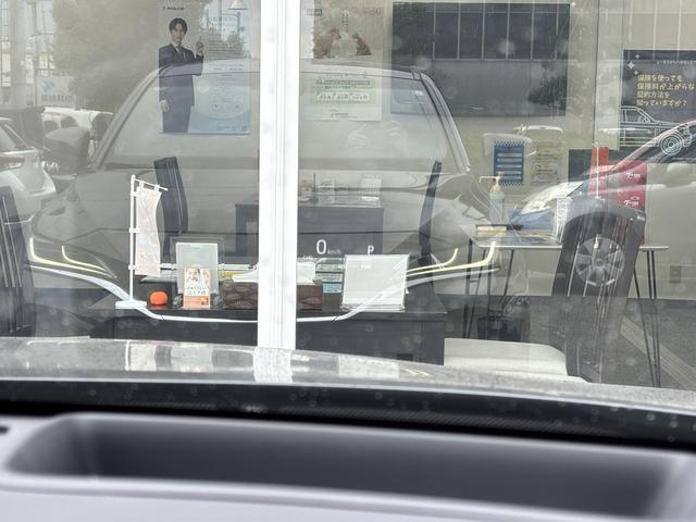 ハリアーハイブリッド Ｚ　レザーパッケージ　ワンオーナー車　全周囲モニター　メーカーナビ　ワンオーナー車　ＪＢＬサウンド　ＢＳＭ　デジタルインナーミラー　ＬＥＤヘッド　パワーバックドア　エアーシート　フルセグＴＶ　セーフティーセンス（26枚目）