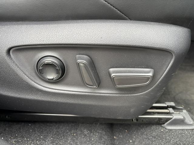 ハリアーハイブリッド Ｚ　レザーパッケージ　ワンオーナー車　全周囲モニター　メーカーナビ　ワンオーナー車　ＪＢＬサウンド　ＢＳＭ　デジタルインナーミラー　ＬＥＤヘッド　パワーバックドア　エアーシート　フルセグＴＶ　セーフティーセンス（33枚目）