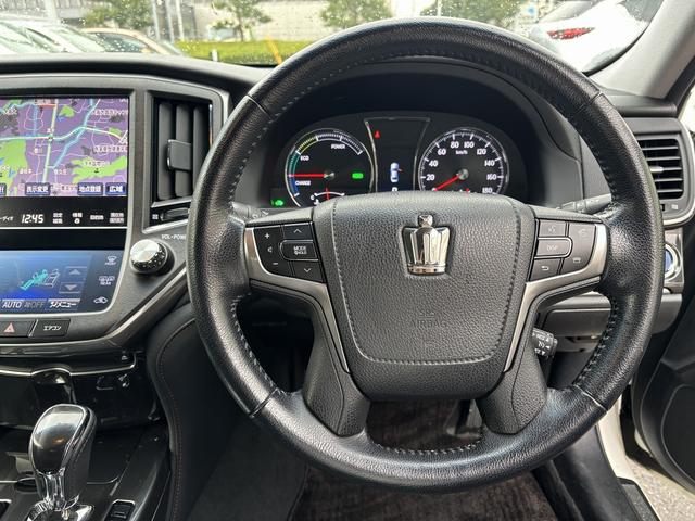 クラウンハイブリッド アスリートＳ　禁煙　メーカーナビ　フルセグテレビ　バックカメラ　スマートキー　パワーシート　シートヒーター　クルコン　ハンドルヒーター　純正１７インチアルミ（19枚目）