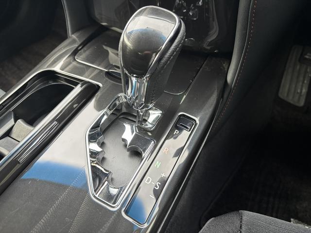 クラウンハイブリッド アスリートＳ　禁煙　メーカーナビ　フルセグテレビ　バックカメラ　スマートキー　パワーシート　シートヒーター　クルコン　ハンドルヒーター　純正１７インチアルミ（23枚目）