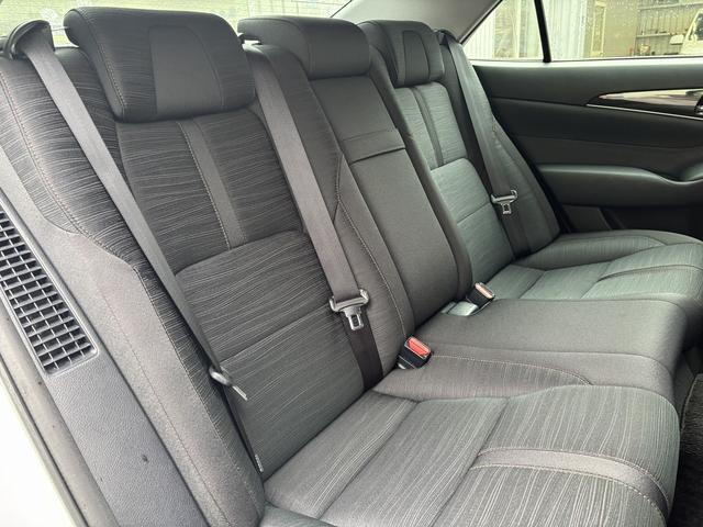 クラウンハイブリッド アスリートＳ　禁煙　メーカーナビ　フルセグテレビ　バックカメラ　スマートキー　パワーシート　シートヒーター　クルコン　ハンドルヒーター　純正１７インチアルミ（41枚目）