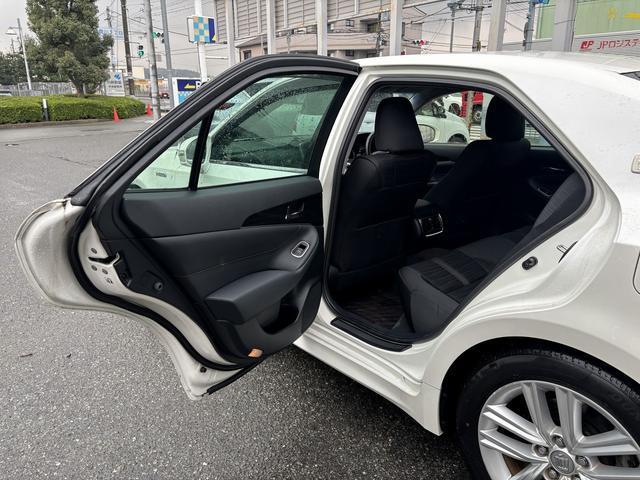 クラウンハイブリッド アスリートＳ　禁煙　メーカーナビ　フルセグテレビ　バックカメラ　スマートキー　パワーシート　シートヒーター　クルコン　ハンドルヒーター　純正１７インチアルミ（46枚目）