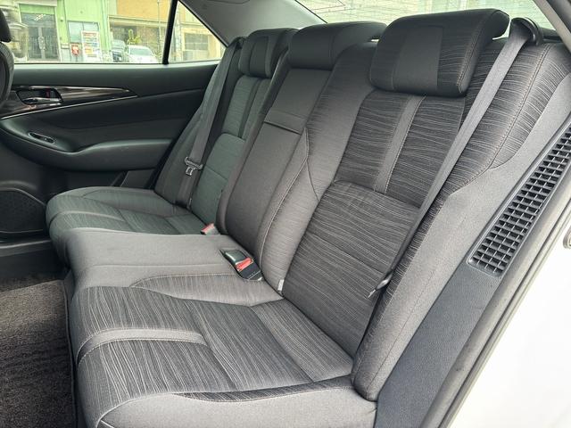 クラウンハイブリッド アスリートＳ　禁煙　メーカーナビ　フルセグテレビ　バックカメラ　スマートキー　パワーシート　シートヒーター　クルコン　ハンドルヒーター　純正１７インチアルミ（48枚目）