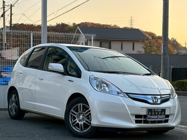 フィットハイブリッド シーズ　ファインスタイル　車検２年　禁煙車　シートヒーター　クルーズコントロール　ディーラーナビ　地デジＴＶ　Ｒカメラ　ＥＴＣ（9枚目）