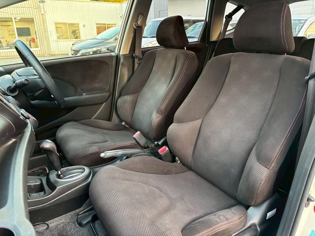 フィットハイブリッド シーズ　ファインスタイル　車検２年　禁煙車　シートヒーター　クルーズコントロール　ディーラーナビ　地デジＴＶ　Ｒカメラ　ＥＴＣ（45枚目）