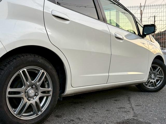 フィットハイブリッド シーズ　ファインスタイル　車検２年　禁煙車　シートヒーター　クルーズコントロール　ディーラーナビ　地デジＴＶ　Ｒカメラ　ＥＴＣ（54枚目）