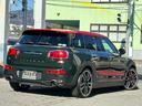 ＭＩＮＩ ジョンクーパーワークス　クラブマン　ジョンクーパーワークス　クラブマン（５名）禁煙車　ハーマンカードン　ドライビングアシスト　インテリアＰＫＧ　レーダークルーズ　グリーンツートンカラー　置充電　ＨＵＤ　衝突軽減　ＬＥＤヘッド（8枚目）
