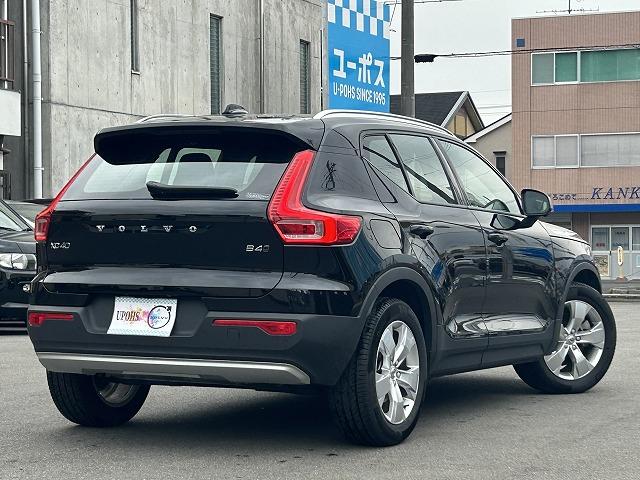 ＸＣ４０ Ｂ４　ＡＷＤ　モメンタム　ユーザー買取車両・ステアリングヒーター・Ｆ／Ｒドラレコ・クルコン・ＢＳＭ・全周囲モニター・Ｆ席Ｐシート・シートヒーター・スマートキー・パワーバックドア・ＥＴＣ・レーンキーピング・（13枚目）