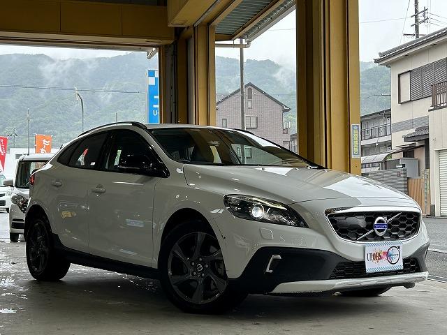 Ｖ４０ クロスカントリー　Ｔ５　ＡＷＤ　クロスカントリー　Ｔ５　ＡＷＤ（５名）・メーカーナビ・Ｒカメラ・フルセグ・Ｆ席パワーシート・スマートキー・シートヒーター・衝突軽減システム・レーダークルーズ（10枚目）