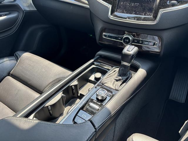 ＸＣ９０ Ｔ５　ＡＷＤ　モーメンタム　前後シートヒーター　パワーバックドア　エアーシート　バウアーアンドウィルキンス　前後ドラレコ　ＥＴＣ　全周囲モニター　Ｒカメラ（43枚目）