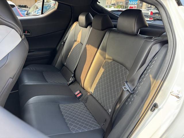 Ｃ－ＨＲ Ｇ　モード　ネロ　禁煙車・モデリスタエアロ・ディーラーナビ・Ｒカメラ・フルセグＴＶ・ＢＳＭ・シートヒーター・ＥＴＣ・スマートキー二本・純正違いアルミ（30枚目）