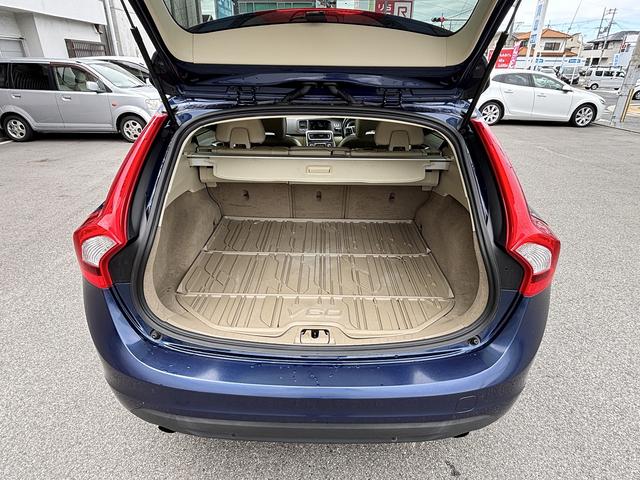 Ｖ６０ オーシャンレース・エディション　メーカーナビ／バックソナー／Ｆ席パワーシート／シートヒーター／衝突軽減システム／車線逸脱警報／レーダークルーズコントロール／スマートキーＥＴＣ（44枚目）