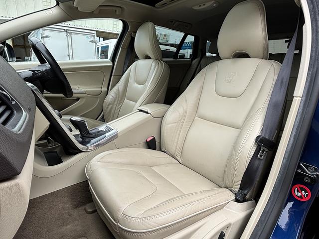 Ｖ６０ オーシャンレース・エディション　メーカーナビ／バックソナー／Ｆ席パワーシート／シートヒーター／衝突軽減システム／車線逸脱警報／レーダークルーズコントロール／スマートキーＥＴＣ（46枚目）