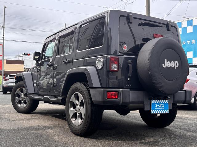 ジープ・ラングラーアンリミテッド サハラ　禁煙車　アルパインサウンド　クルーズコントロール　バックカメラ　Ｆサイドカメラ　背面タイヤ　ＥＴＣ　フルセグ　社外７インチナビ（11枚目）