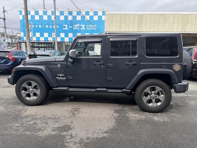 ジープ・ラングラーアンリミテッド サハラ　禁煙車　アルパインサウンド　クルーズコントロール　バックカメラ　Ｆサイドカメラ　背面タイヤ　ＥＴＣ　フルセグ　社外７インチナビ（14枚目）