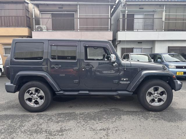 ジープ・ラングラーアンリミテッド サハラ　禁煙車　アルパインサウンド　クルーズコントロール　バックカメラ　Ｆサイドカメラ　背面タイヤ　ＥＴＣ　フルセグ　社外７インチナビ（15枚目）