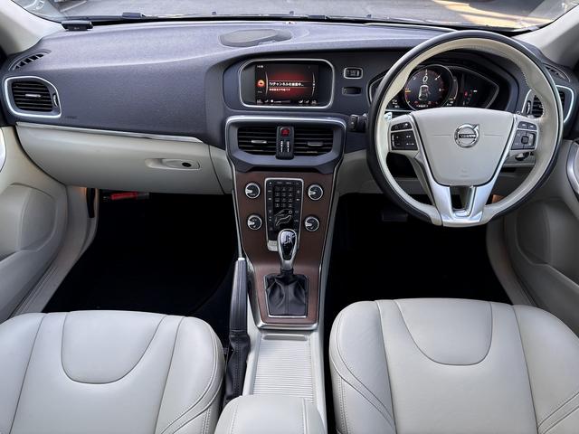 Ｖ４０ Ｄ４　インスクリプション　クルーズコントロール　セーフティパッケージ　ＬＥＤヘッドライト　ハーマンカードン　メーカーナビ　バックモニター　シートヒーター　ＥＴＣ　パドルシフト（7枚目）