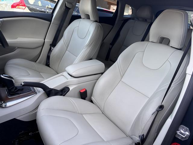Ｖ４０ Ｄ４　インスクリプション　クルーズコントロール　セーフティパッケージ　ＬＥＤヘッドライト　ハーマンカードン　メーカーナビ　バックモニター　シートヒーター　ＥＴＣ　パドルシフト（18枚目）