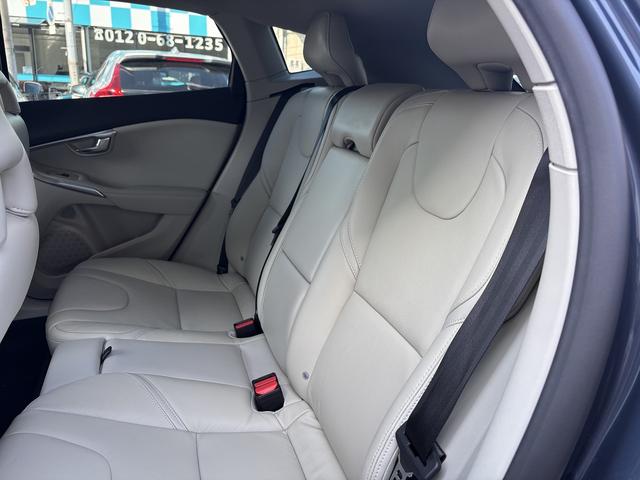 Ｖ４０ Ｄ４　インスクリプション　クルーズコントロール　セーフティパッケージ　ＬＥＤヘッドライト　ハーマンカードン　メーカーナビ　バックモニター　シートヒーター　ＥＴＣ　パドルシフト（20枚目）