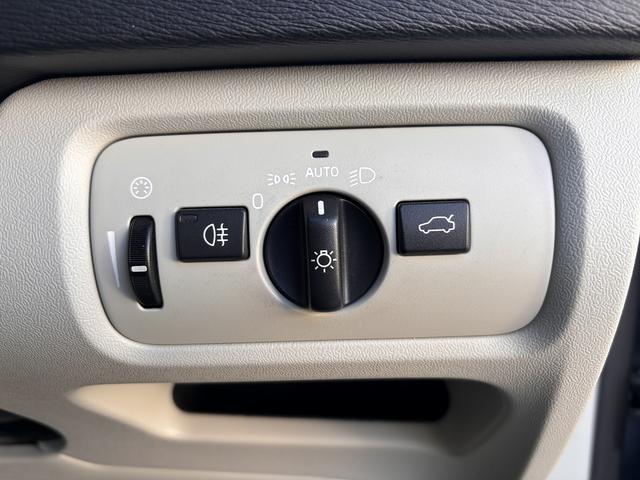 Ｖ４０ Ｄ４　インスクリプション　クルーズコントロール　セーフティパッケージ　ＬＥＤヘッドライト　ハーマンカードン　メーカーナビ　バックモニター　シートヒーター　ＥＴＣ　パドルシフト（28枚目）