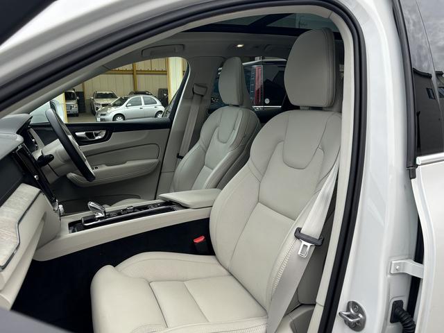 ＸＣ６０ アルティメット　Ｂ５　ＡＷＤ　ハーマンカードン　ドライブレコーダー　ＦＲシートヒーター　パノラマルーフ　白革シート　ヘッドアップディスプレイ　全周囲モニター　エアーシート　ＥＴＣ　パワーバックドア（19枚目）